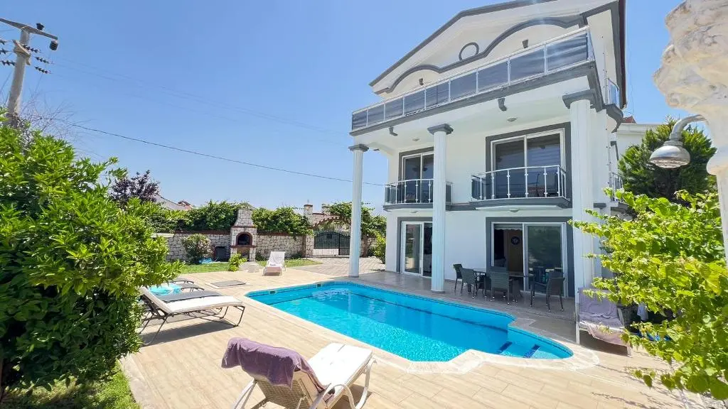 Villa in Calis